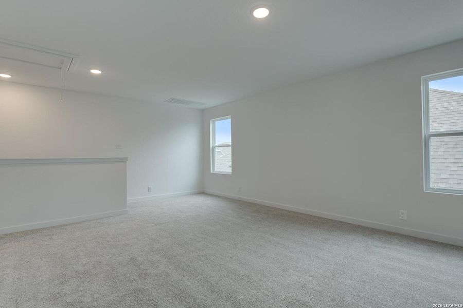 Spacious, unfurnished interior of a new home in Nopal Valley, San Antonio (Image 34). Spacious, unfurnished interior of a new home in Nopal Valley, San Antonio (Image 34).