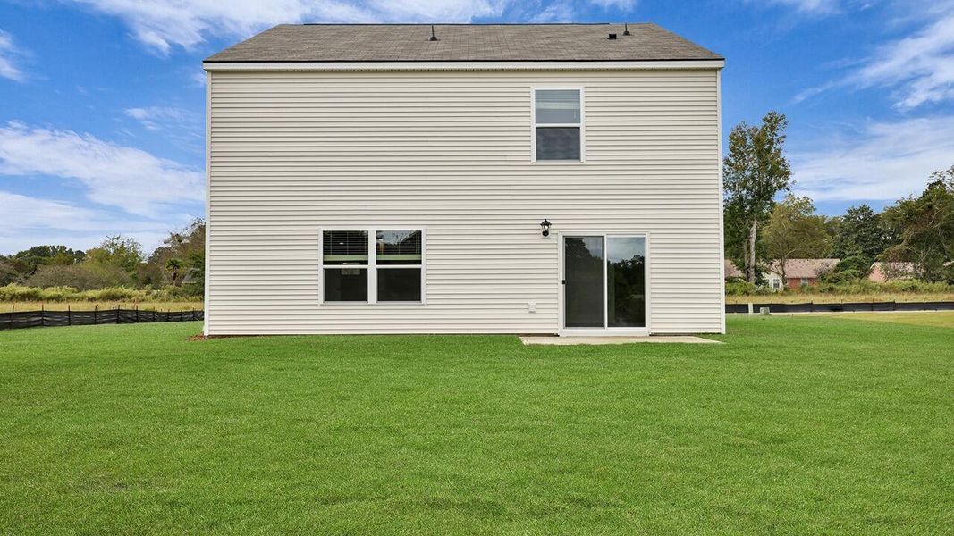 Exterior details and patio area of a home in Huggins Hill, Manning (Image 2).