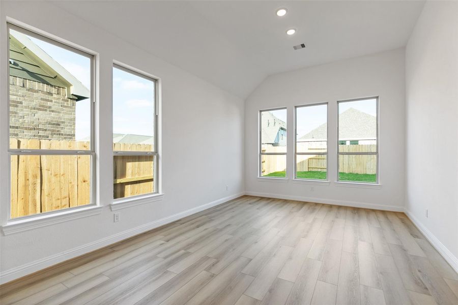 Spacious, unfurnished interior of a new home in Brookewater, Rosenberg (Image 26).