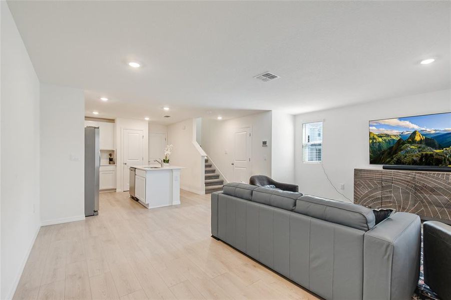 Furnished interior view inside a new home in , Kissimmee (Image 9).