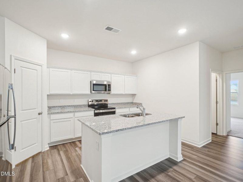 13-web-or-mls-Solace Wy 212-2805-013