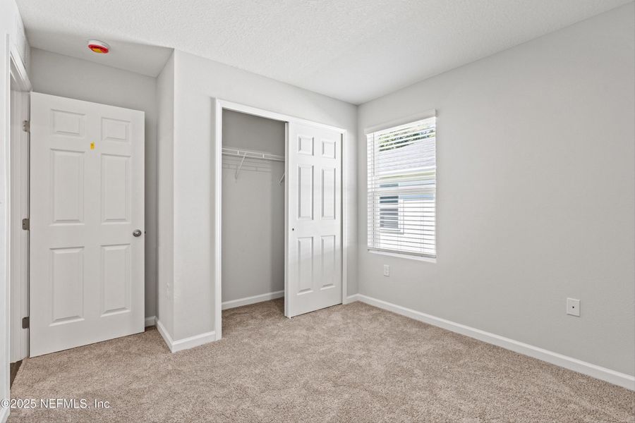 Spacious, unfurnished interior of a new home in , Jacksonville (Image 17).