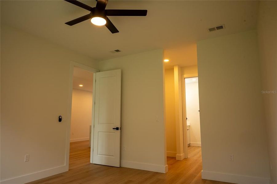 Spacious, unfurnished interior of a new home in , Port Charlotte (Image 26).