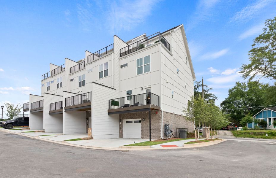 Image 43 of a home in 1871 Hollywood. Image 43 of a home in 1871 Hollywood.