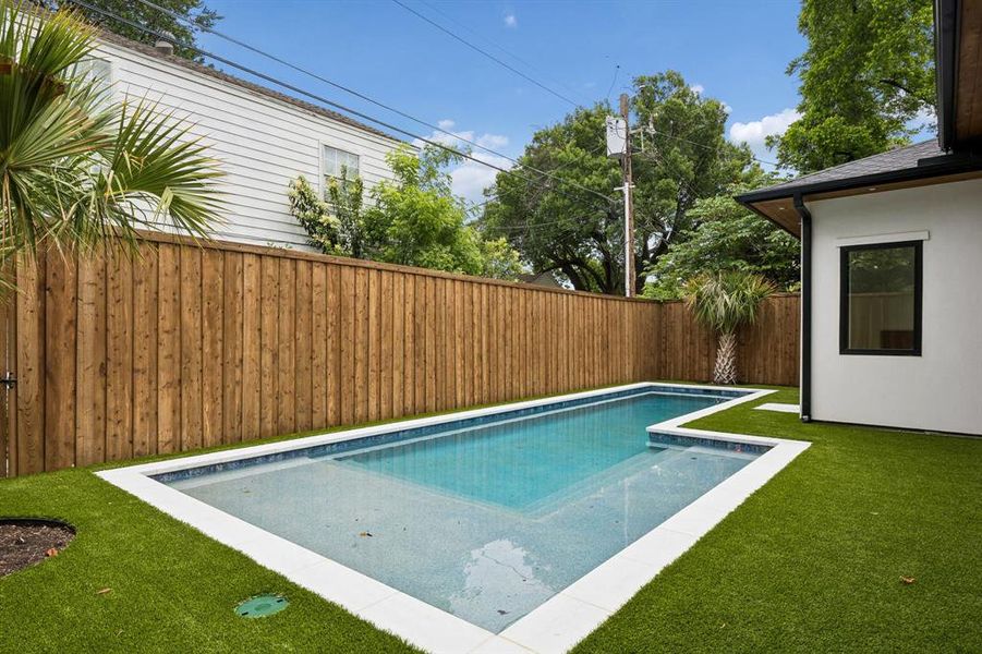 Exterior details and patio area of a home in , Dallas (Image 25).