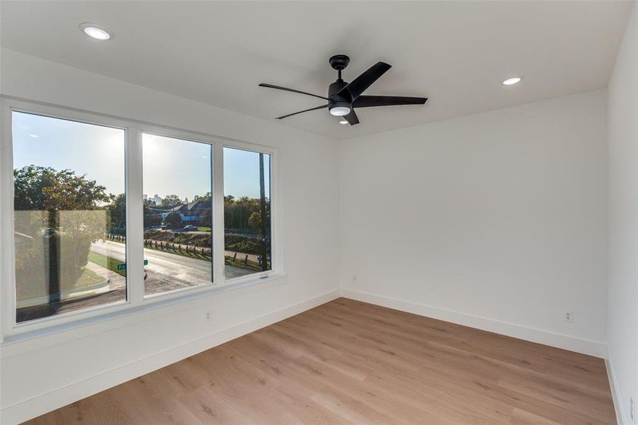 Spacious, unfurnished interior of a new home in , Dallas (Image 24).