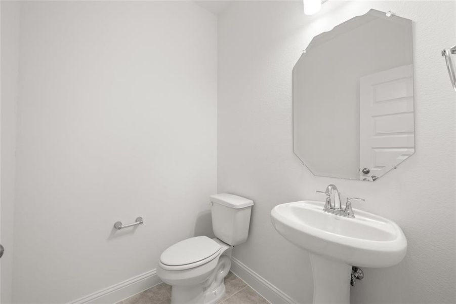 412 Basalt Powder room1