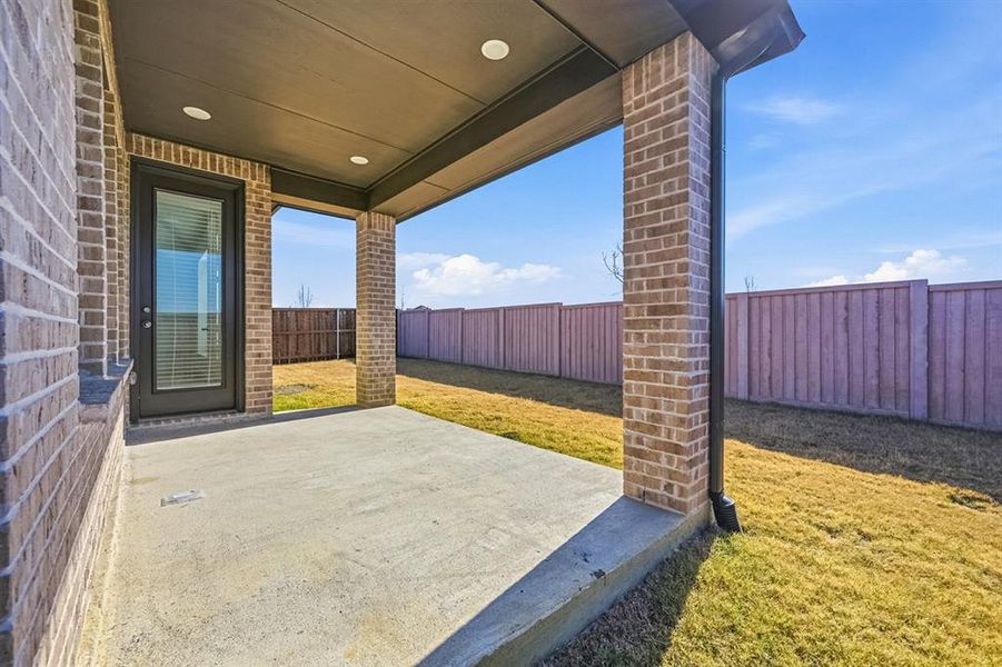 Exterior details and patio area of a home in Sandbrock Ranch, Aubrey (Image 2).
