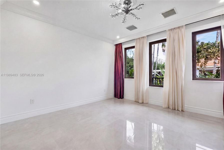 Spacious, unfurnished interior of a new home in , Surfside (Image 28).