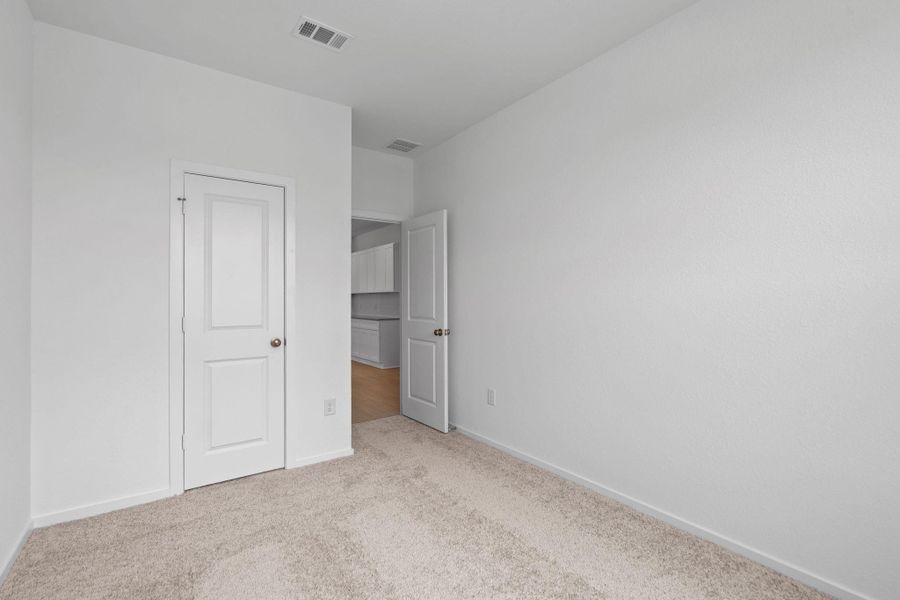 Spacious, unfurnished interior of a new home in Mavera, Conroe (Image 20).