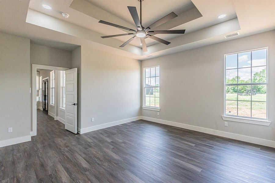 Spacious, unfurnished interior of a new home in , Alvarado (Image 33).