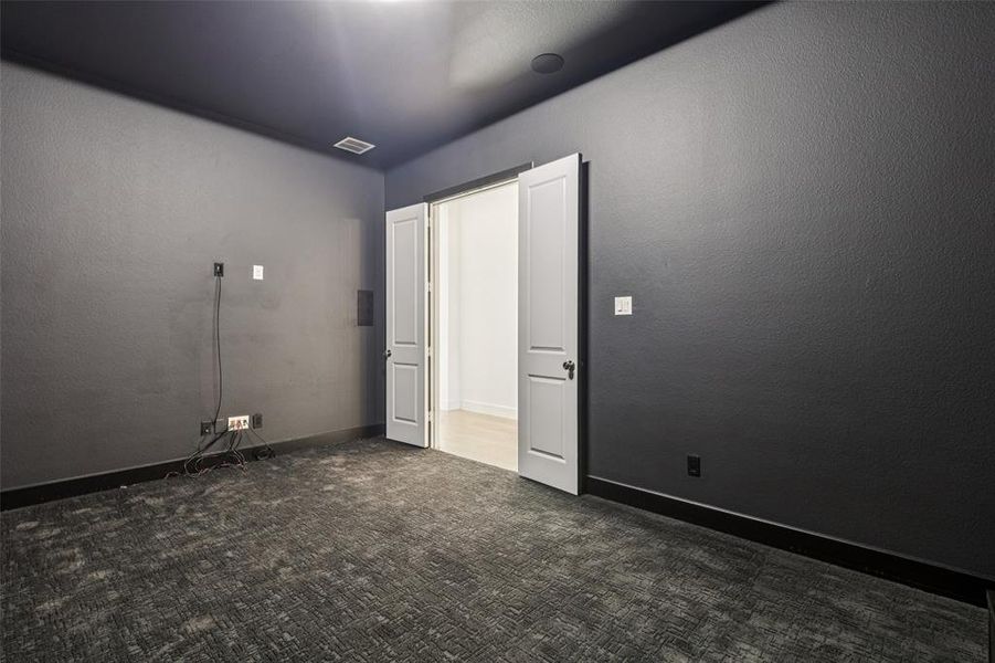 Spacious, unfurnished interior of a new home in , Aubrey (Image 22).