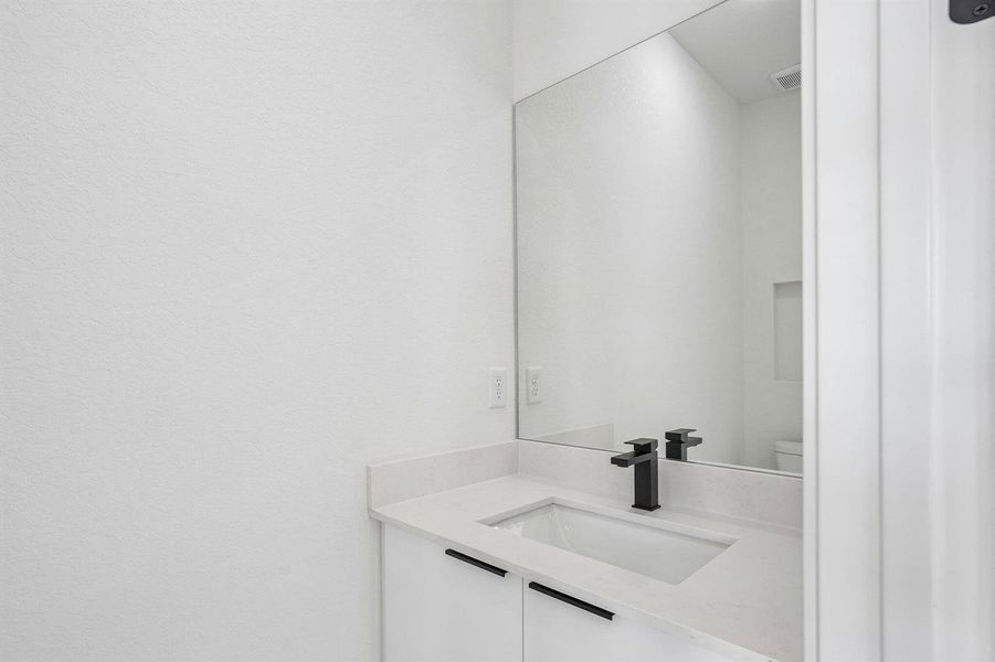 23-web-or-mls-W Broad Cir-S2404-023 23-web-or-mls-W Broad Cir-S2404-023