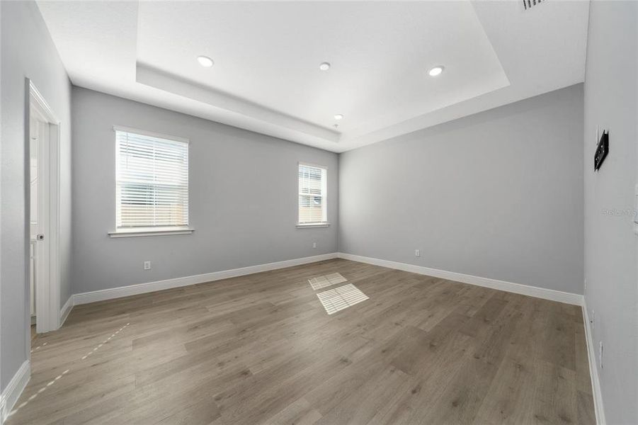 Spacious, unfurnished interior of a new home in , St. Cloud (Image 24).
