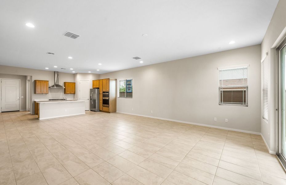 Spacious, unfurnished interior of a new home in Jorde Farms, Queen Creek (Image 15).