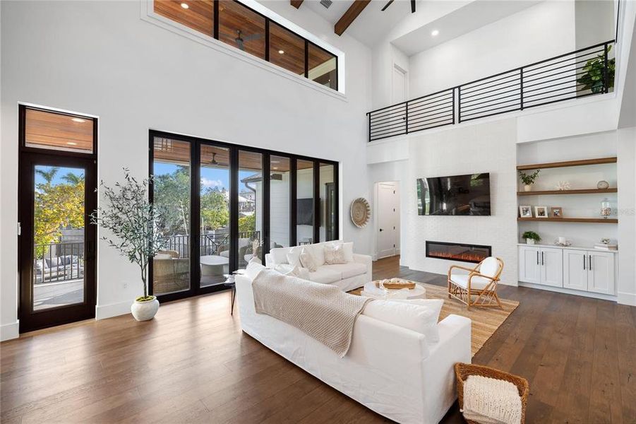 Furnished interior view inside a new home in , Sarasota (Image 73).