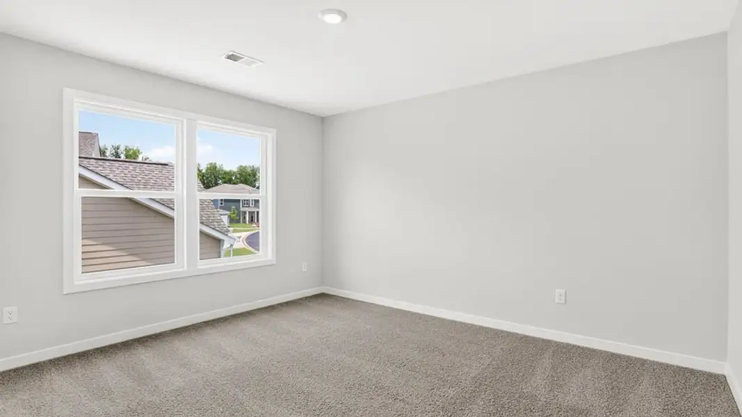 Spacious, unfurnished interior of a new home in Cottonwood Ridge, Piedmont (Image 38).