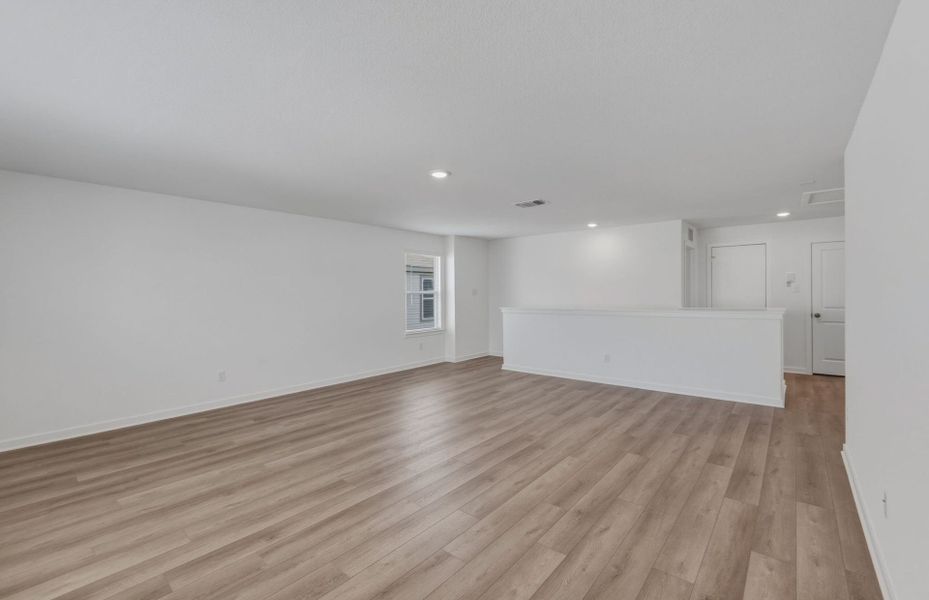 Spacious, unfurnished interior of a new home in Skyview, Belton (Image 33).