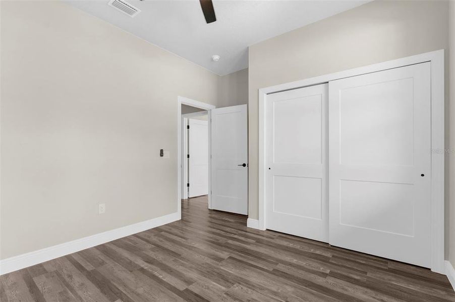 Spacious, unfurnished interior of a new home in , Weeki Wachee (Image 53).