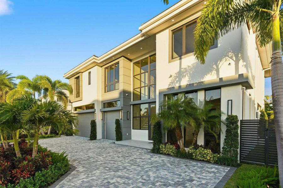 1050 NE 3rd Ave Boca Raton FL 13