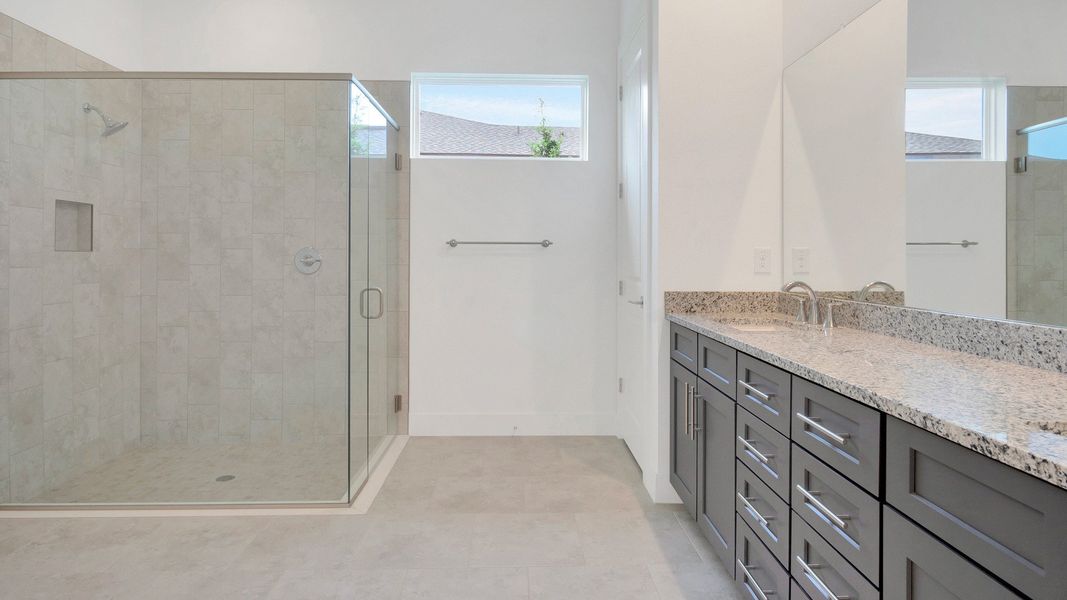 Representative furnished interior of a home built from the Courtyard by DRB Homes in River Preserve Estates, Parrish (Image 17).