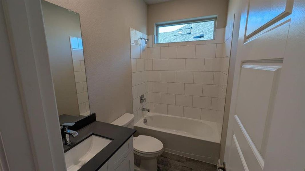 Furnished interior view inside a new home in Bella Vista, Granbury (Image 8). Furnished interior view inside a new home in Bella Vista, Granbury (Image 8).