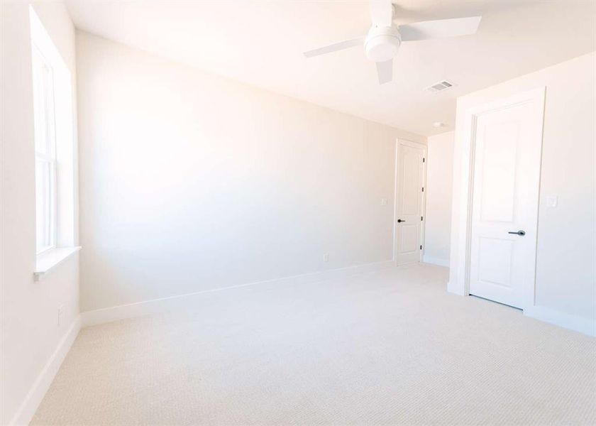 Spacious, unfurnished interior of a new home in , Aledo (Image 14).