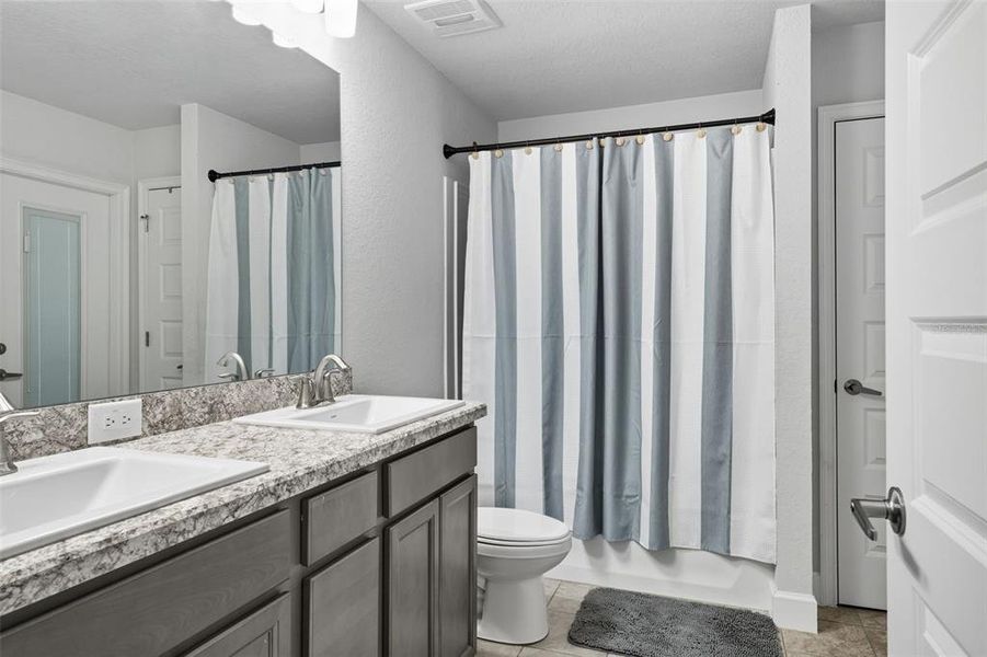 Furnished interior view inside a new home in Spring Hill, Spring Hill (Image 12).