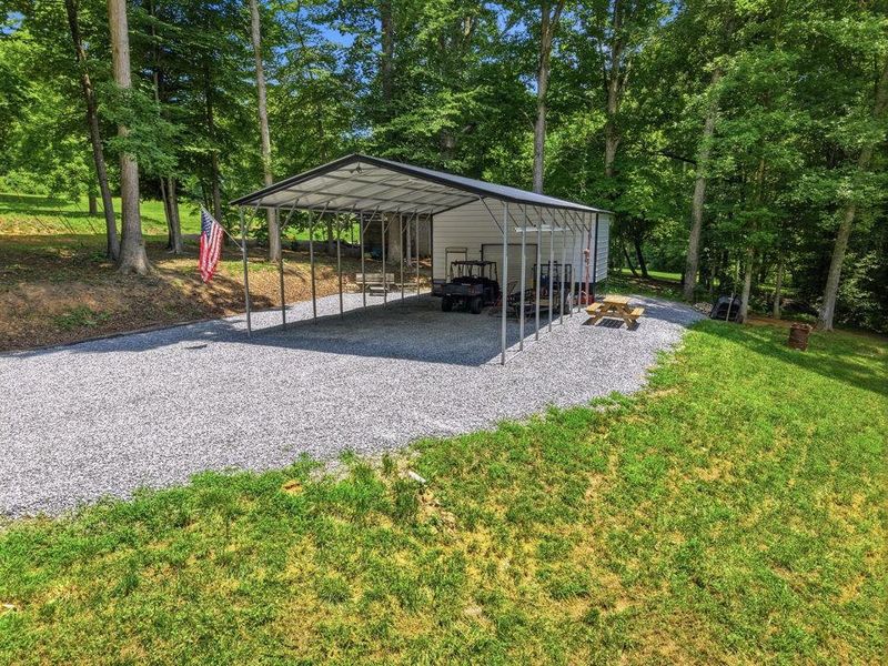 Community amenities in , Jasper (Image 40).