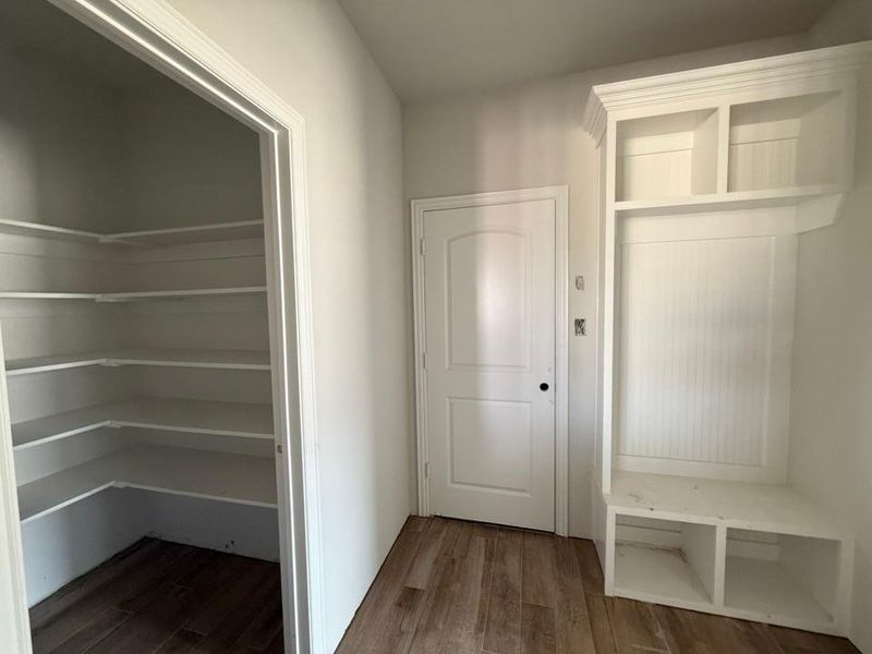 Spacious, unfurnished interior of a new home in Waterford Park, Weatherford (Image 5). Spacious, unfurnished interior of a new home in Waterford Park, Weatherford (Image 5).