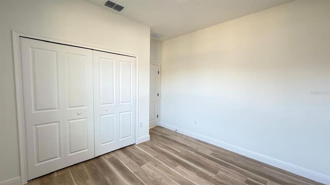 Spacious, unfurnished interior of a new home in , Citrus Springs (Image 10).