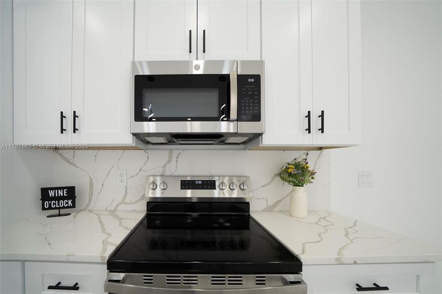 Furnished interior view inside a new home in , Lehigh Acres (Image 5).