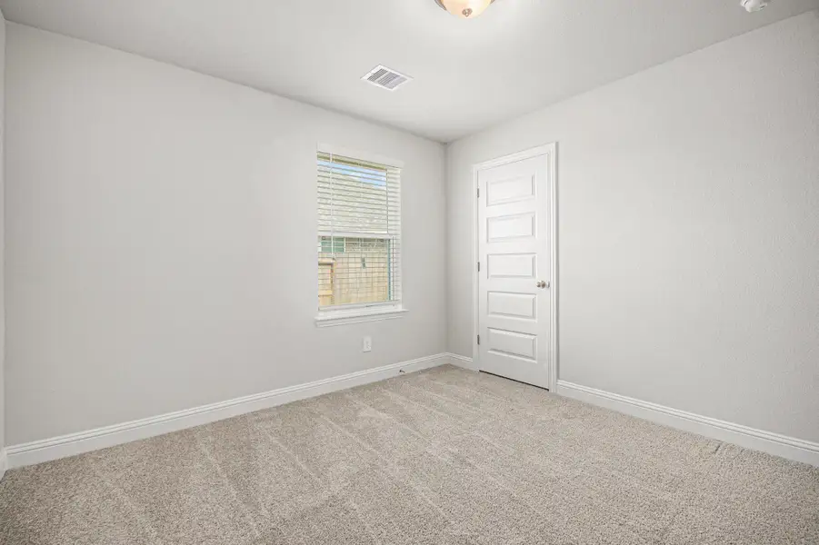 Spacious, unfurnished interior of a new home in Lago Mar, Texas City (Image 13). Spacious, unfurnished interior of a new home in Lago Mar, Texas City (Image 13).