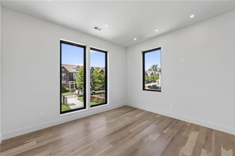 Spacious, unfurnished interior of a new home in , Smyrna (Image 79).