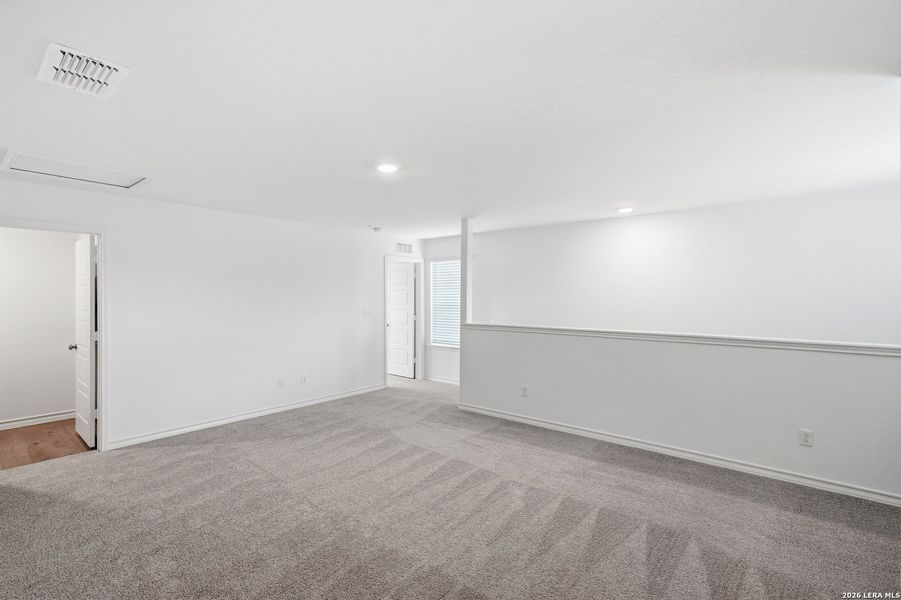 Spacious, unfurnished interior of a new home in Lily Springs, Seguin (Image 28). Spacious, unfurnished interior of a new home in Lily Springs, Seguin (Image 28).