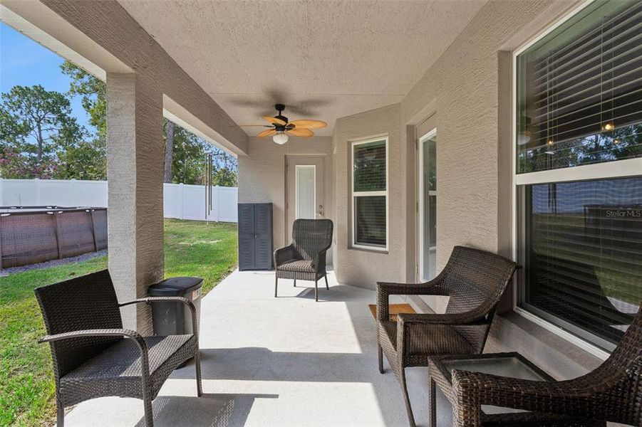 Exterior details and patio area of a home in Royal Highlands, Weeki Wachee (Image 4).