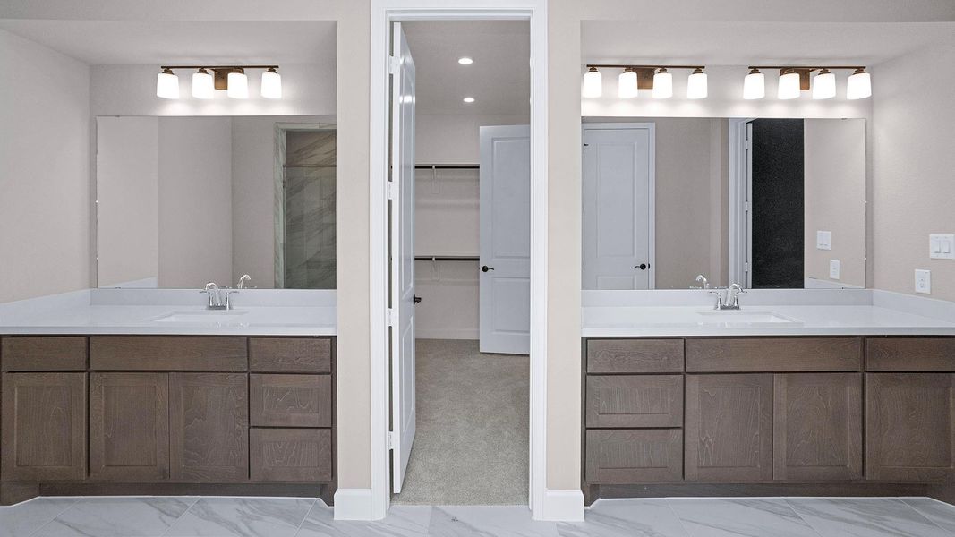 Furnished interior view inside a new home in Evergreen 70', Conroe (Image 7).