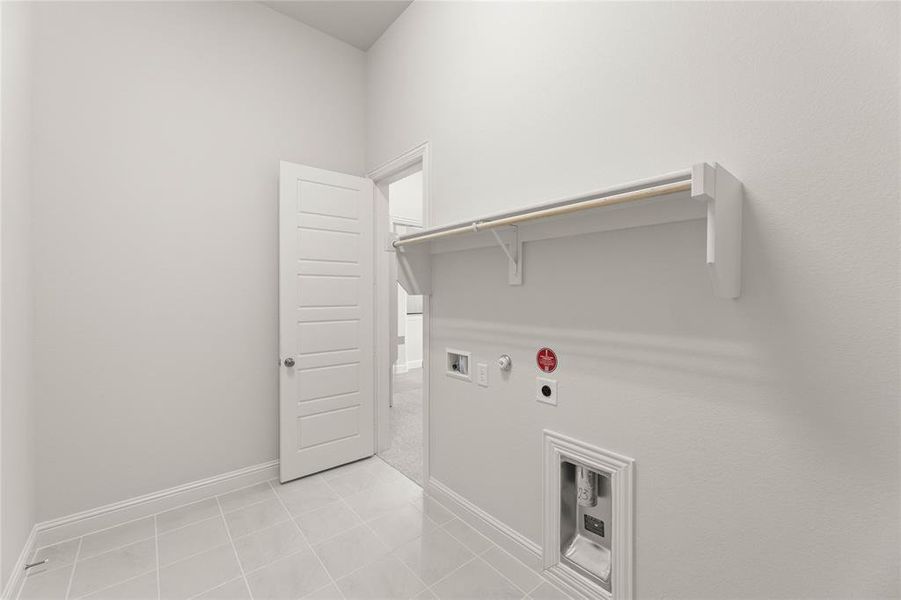 Spacious, unfurnished interior of a new home in The Parks at Panchasarp Farms - Phase 3, Burleson (Image 17). Spacious, unfurnished interior of a new home in The Parks at Panchasarp Farms - Phase 3, Burleson (Image 17).