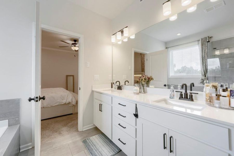 Furnished interior view inside a new home in Pine Mountain Park, Kennesaw (Image 21).