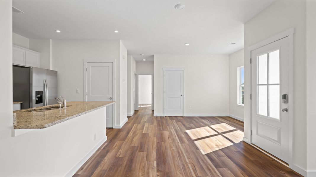 Spacious, unfurnished interior of a new home in Cambridge Cove, Chickamauga (Image 9).