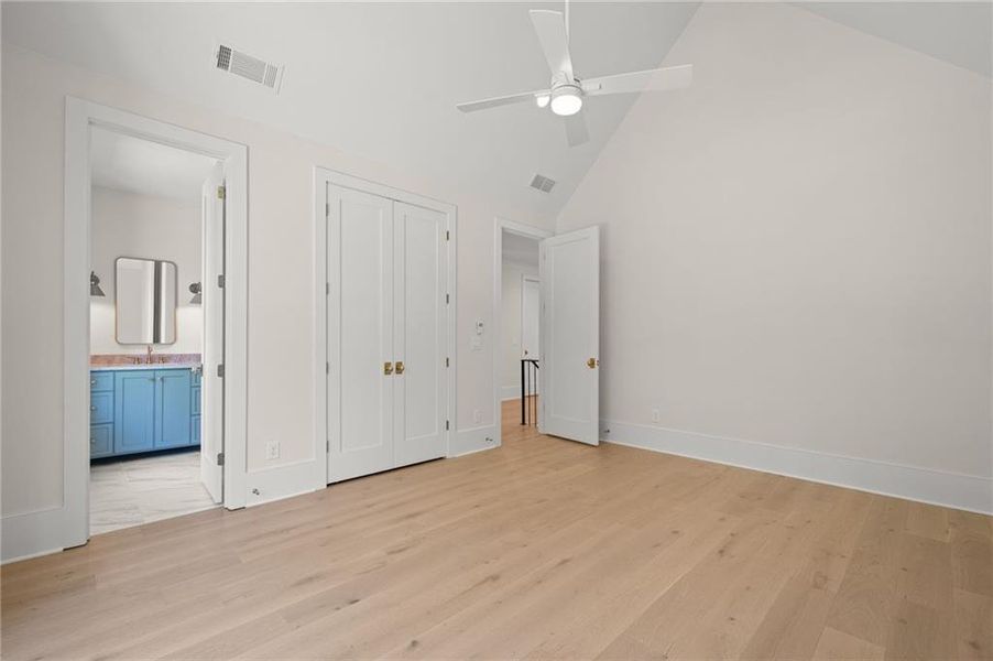 Spacious, unfurnished interior of a new home in , Brookhaven (Image 42).