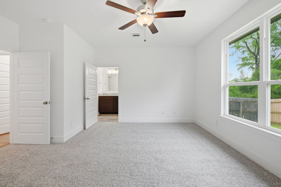 Spacious, unfurnished interior of a new home in The Executive Collection at Yaupon Trails, Bryan (Image 7). Spacious, unfurnished interior of a new home in The Executive Collection at Yaupon Trails, Bryan (Image 7).