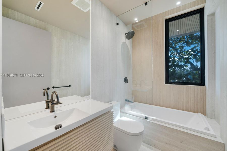 Furnished interior view inside a new home in , Fort Lauderdale (Image 35).