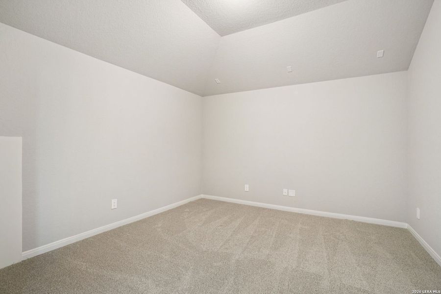 Spacious, unfurnished interior of a new home in Estancia Ranch - Classic Series, San Antonio (Image 40).