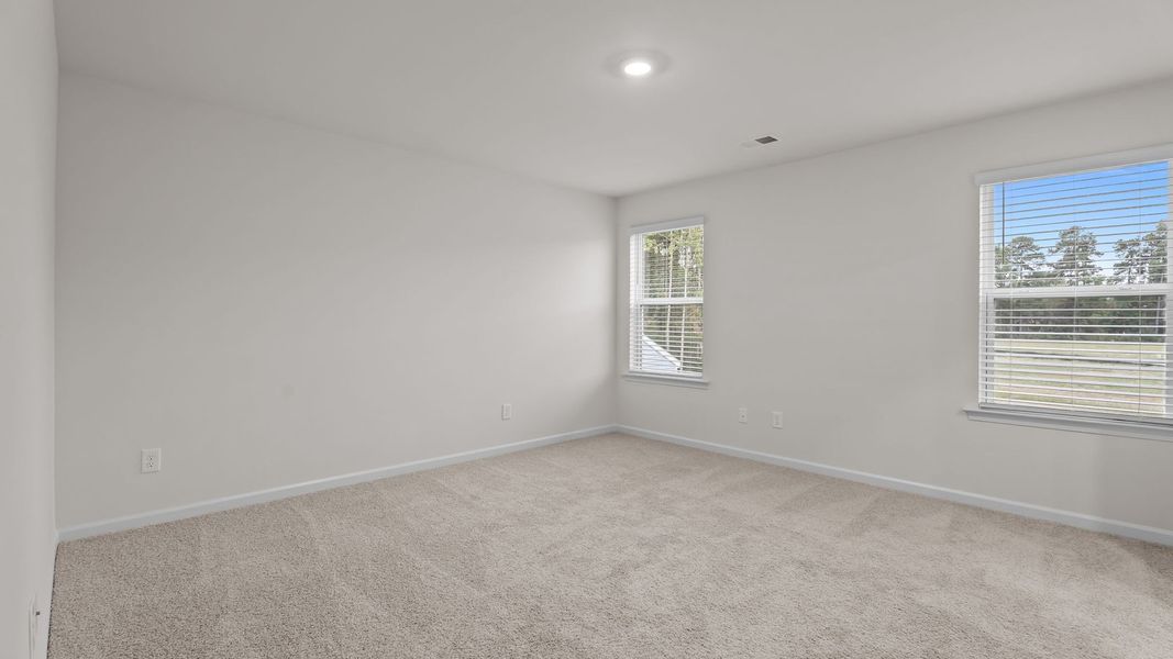 Spacious, unfurnished interior of a new home in Hobbs Farm, Ayden (Image 17).