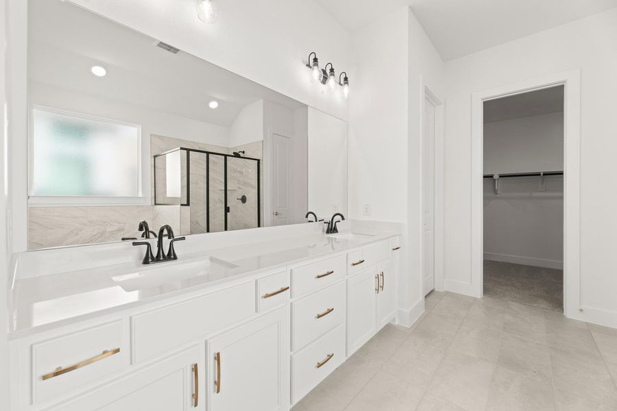 Furnished interior view inside a new home in Somerset Park, Rockwall (Image 10).