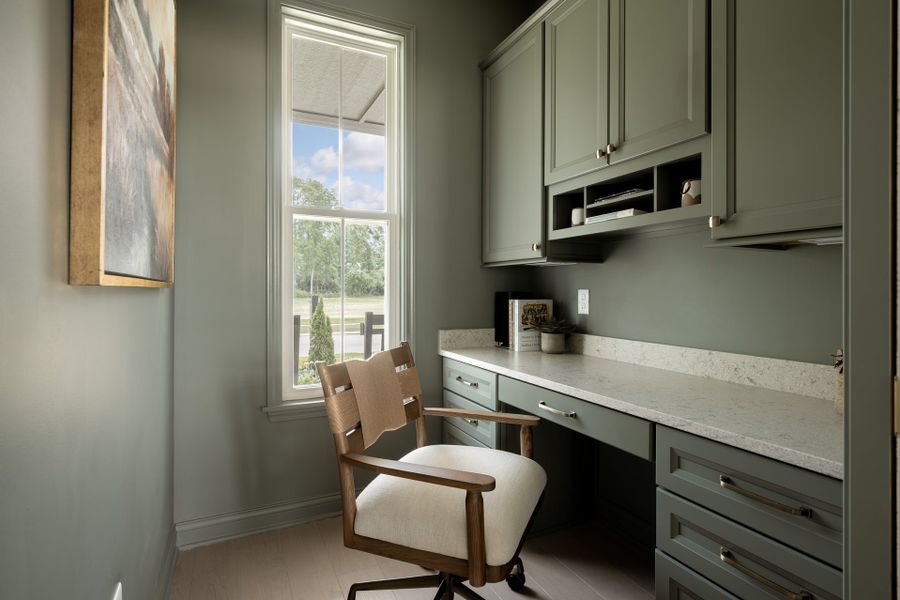 Representative furnished interior of a home built from the Avery by Fischer Homes in Twin Lakes, Hoschton (Image 19).