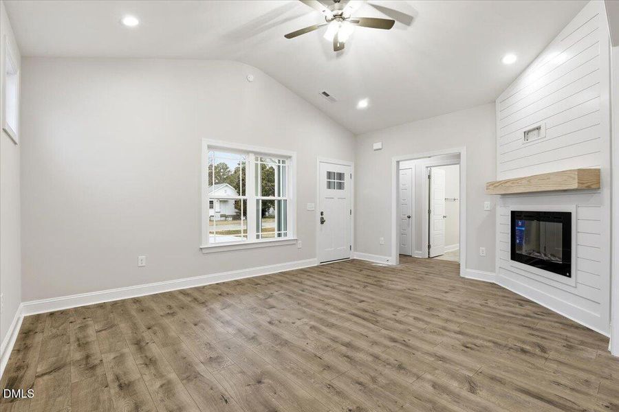 15-608 S Vance St-15