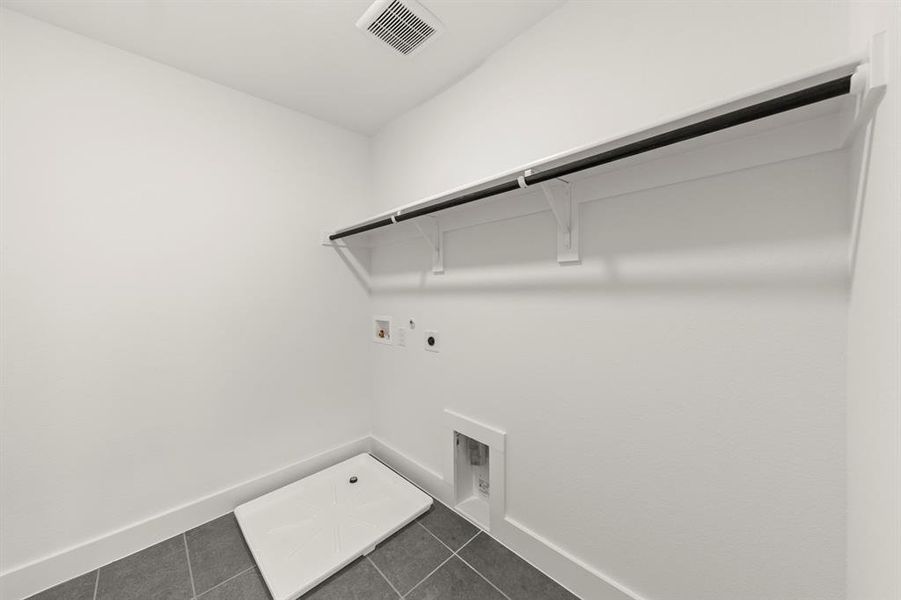 06. 4100 Explorer - Utility