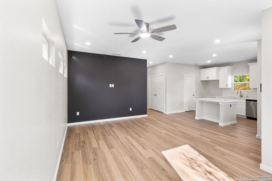 Spacious, unfurnished interior of a new home in , San Antonio (Image 20).